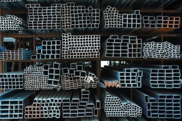 Perfis especiais de aço carbono: versatilidade e resistência em projetos complexos